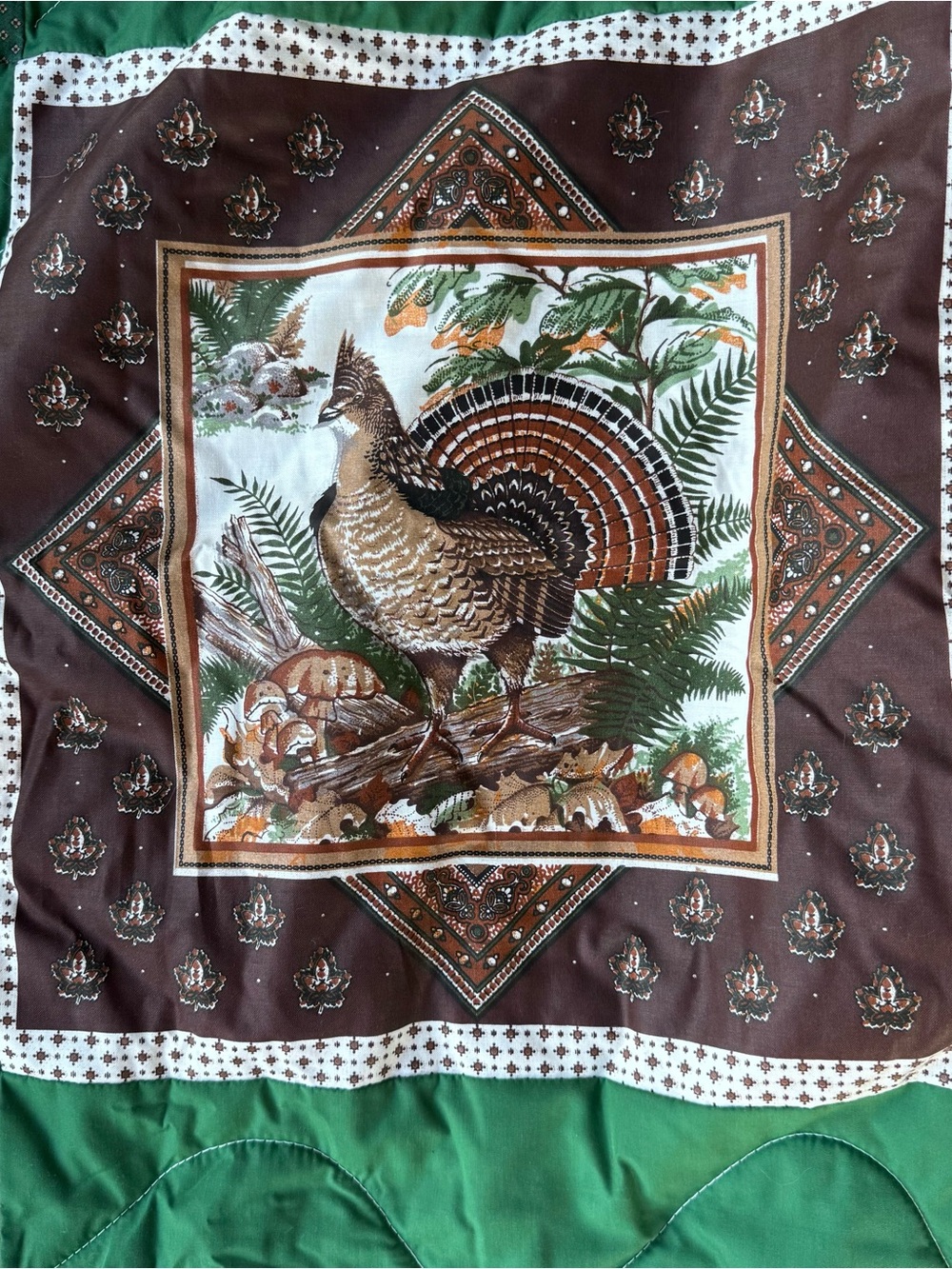 Green Patchwork Fowl bird Quilt with Yellow Accent Border - handmade - Picture 13 of 16